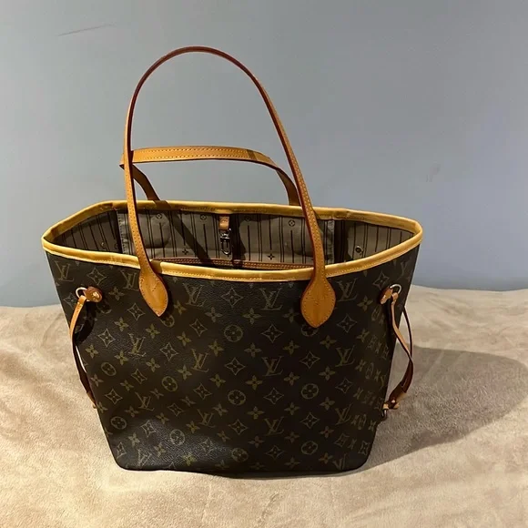 LV Neverfull MM authentic - Picture 11 of 17